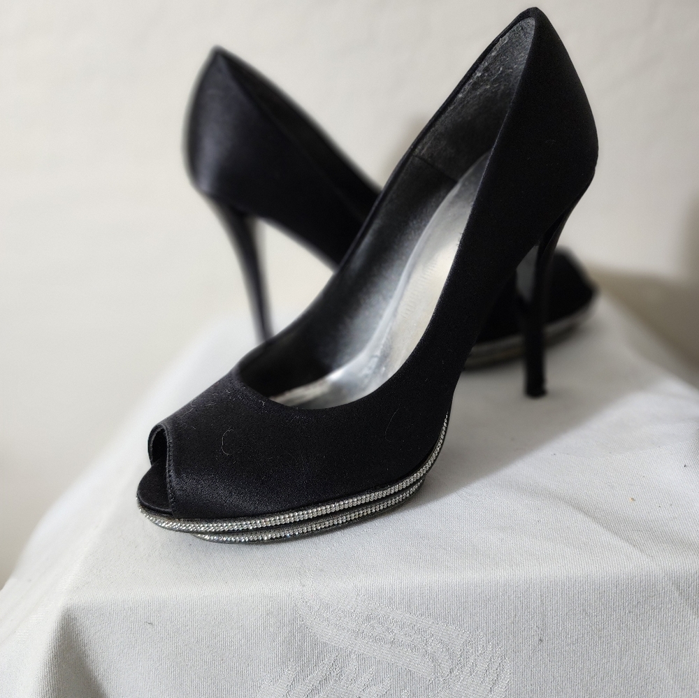 STUART WEITZMAN Micro Fiber Crepe Rhinestones Trimmed Heels - Picture 4 of 5